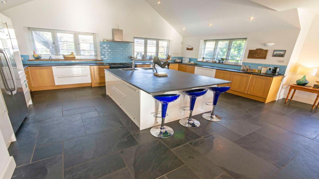 Crowborough Farm - Impressive & Sophisicated Home Surrounded By Unspoilt Countryside In Georgeham - Dog Friendly, Sleeps 14 외부 사진